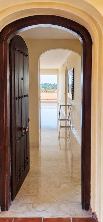 Apartment | Resale in Elviria in Elviria, Costa del Sol - Photo 4