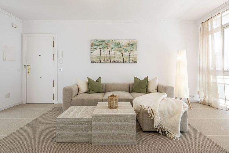 Apartment | Resale in Estepona in Estepona, Costa del Sol - Photo 5