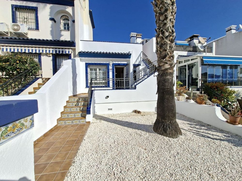 House | Resale in Villamartin - Property photo 1