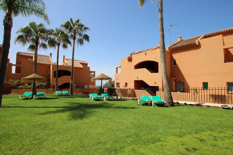 Penthouse | Resale in Elviria in Elviria, Costa del Sol - Photo 3