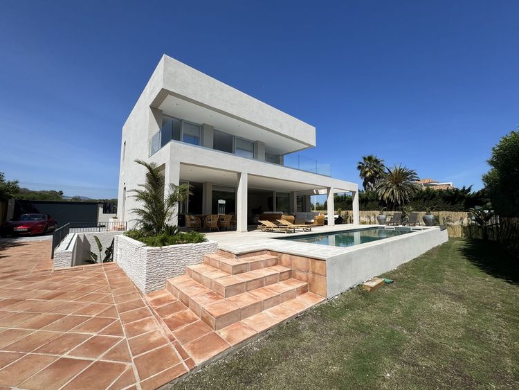 House | Resale in San Pedro de Alcántara - Development photo 1