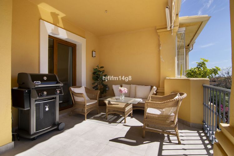 Apartment | Resale in The Golden Mile in The Golden Mile, Costa del Sol - Photo 3