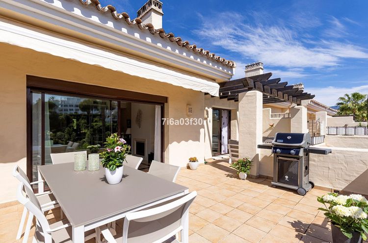 Penthouse | Resale in Benahavís in Benahavís, Costa del Sol - Photo 4