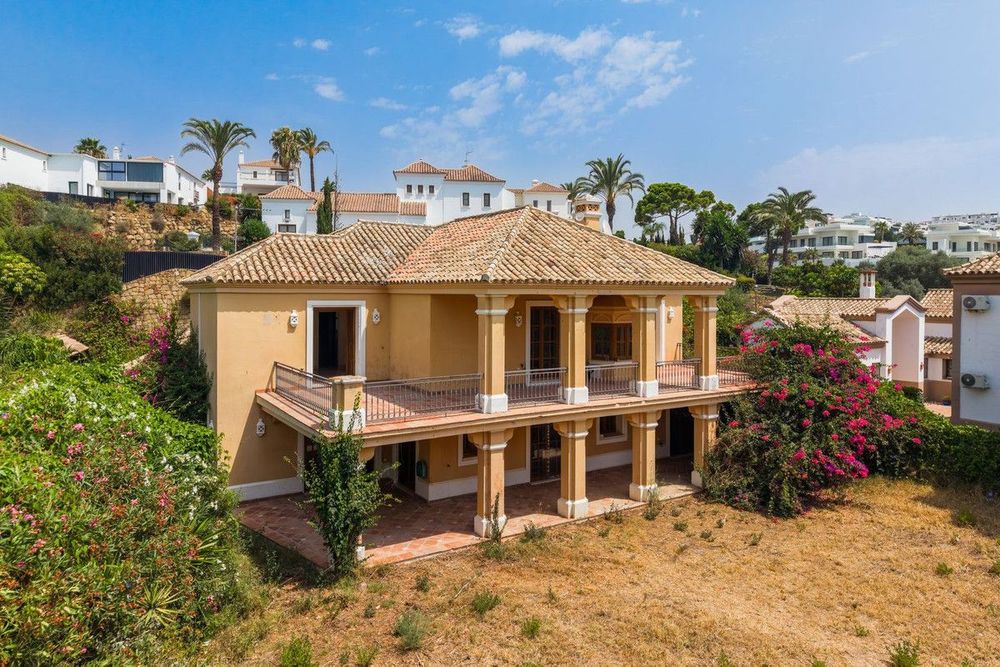 House | Resale in Estepona in Estepona, Costa del Sol - Main property photo