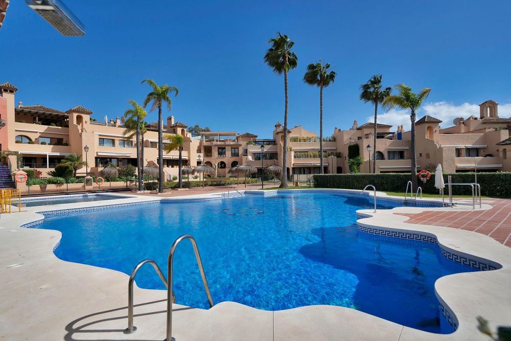 Apartment | Resale in Estepona in Estepona, Costa del Sol - Main property photo