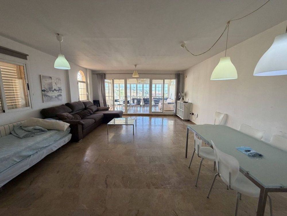 House | Resale in La Nucia in La Nucia, Costa Blanca - Main property photo