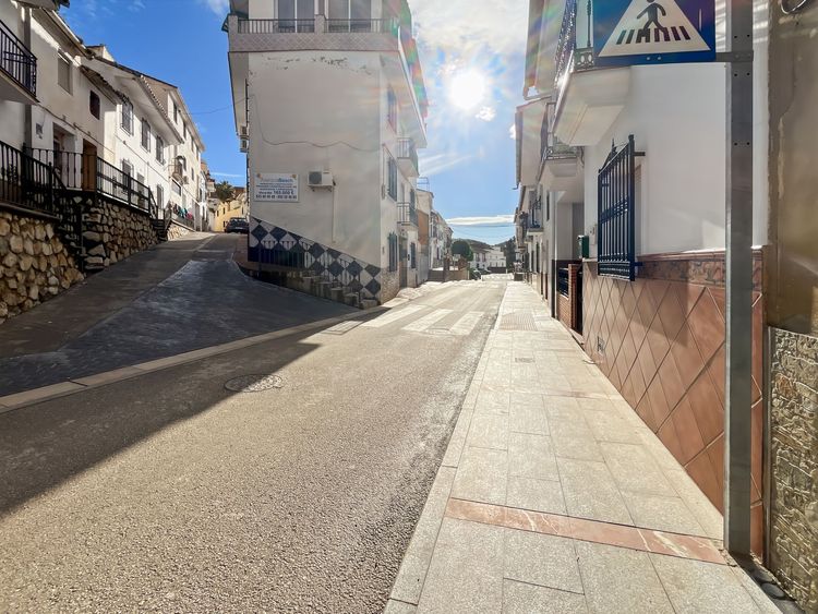 House | Resale in Riogordo in Riogordo, Costa del Sol - Photo 5