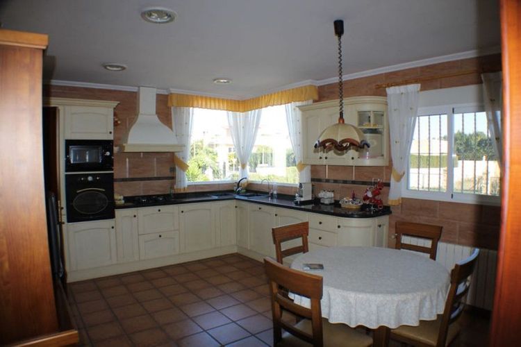 House | Resale in L'Alfás del Pi in L'Alfás del Pi, Costa Blanca - Photo 4