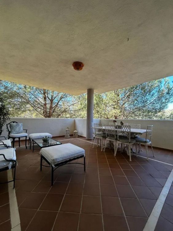 Apartment | Resale in Elviria in Elviria, Costa del Sol - Photo 2