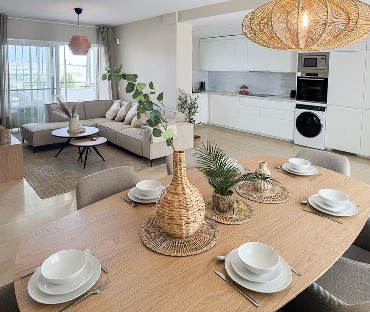Apartment | Resale in Estepona in Estepona, Costa del Sol - Photo 2