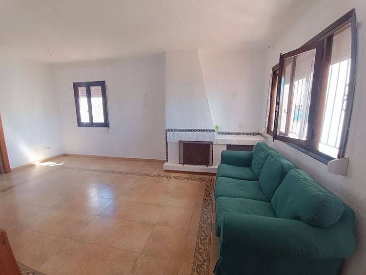 Apartment | Resale in Torreguadiaro in Torreguadiaro, Costa del Sol - Photo 5