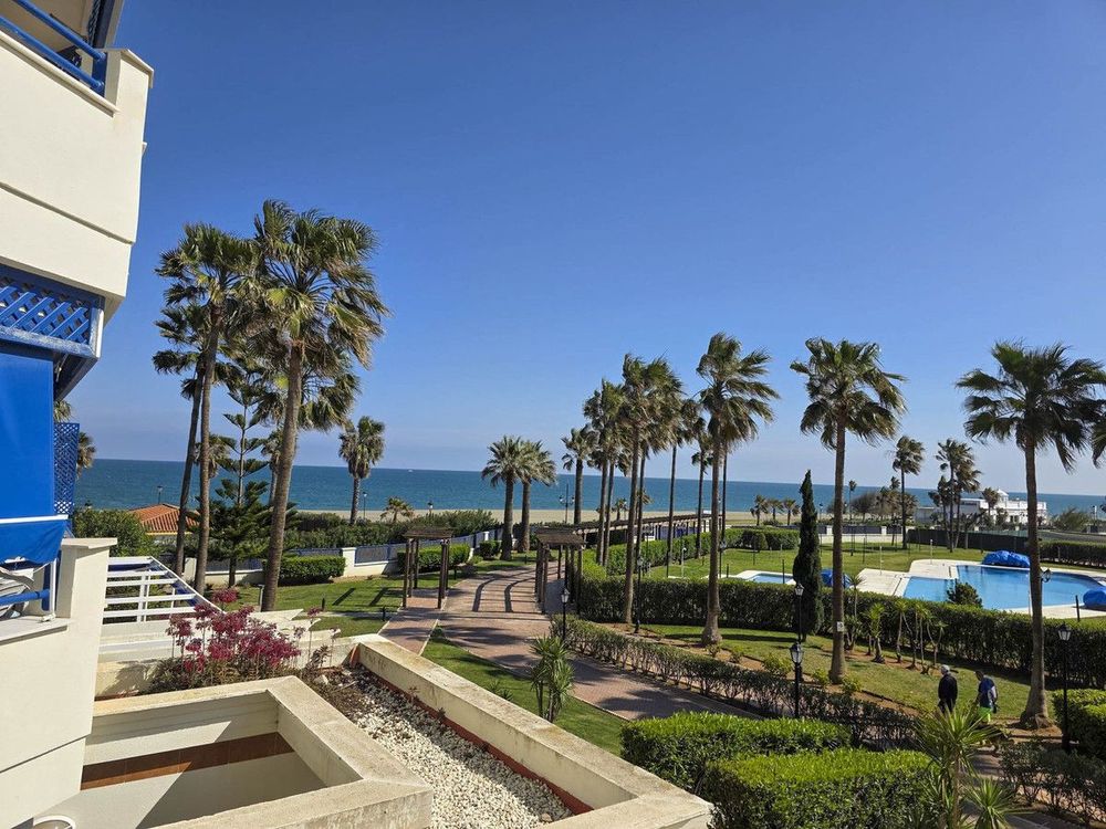 Apartment | Resale in San Luis de Sabinillas in San Luis de Sabinillas, Costa del Sol - Main property photo