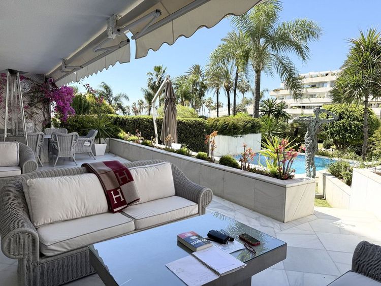 Apartment | Resale in Puerto Banús - Development photo 1