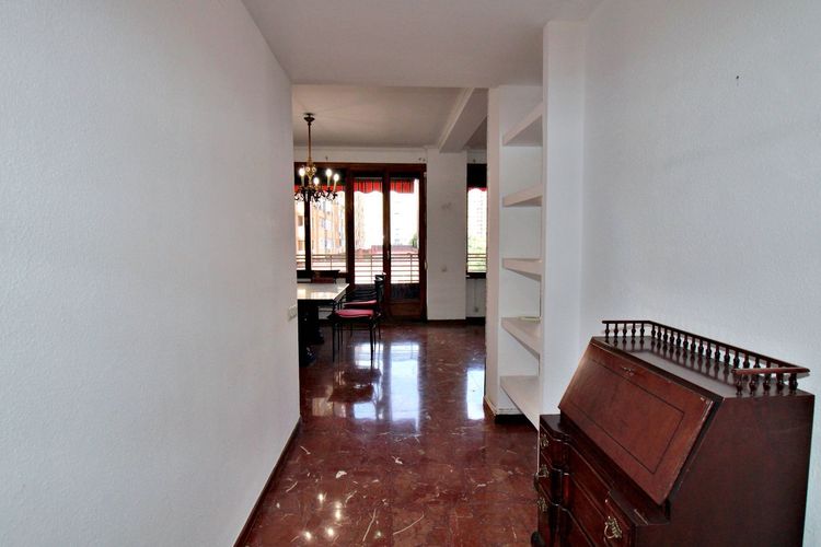 Apartment | Resale in Málaga in Málaga, Costa del Sol - Photo 2