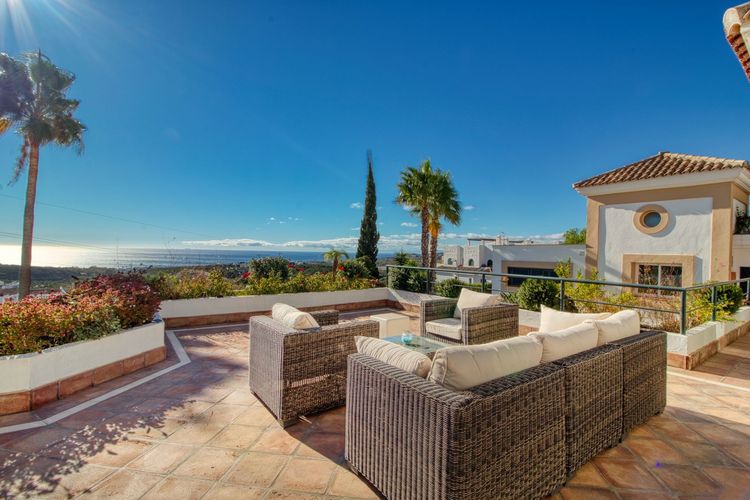 listing card gallery