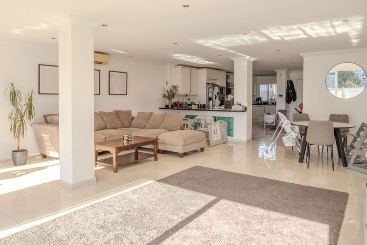 House | Resale in Nueva Andalucía in Nueva Andalucía Others, Costa del Sol - Photo 5