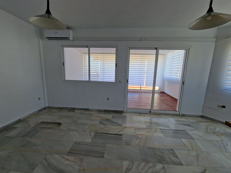 Apartment | Resale in Torremuelle in Torremuelle, Costa del Sol - Photo 2