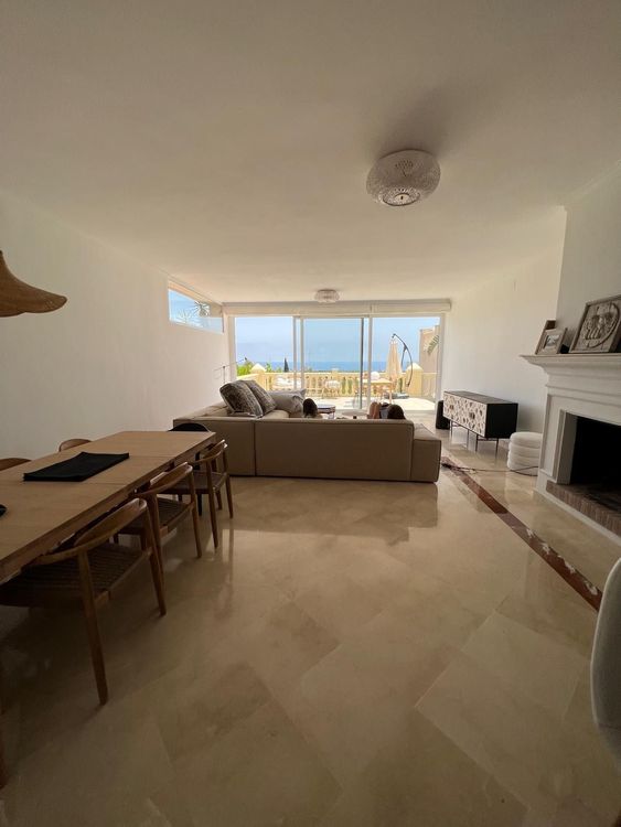 House | Resale in Elviria in Elviria, Costa del Sol - Photo 3