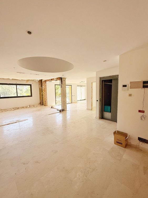 House | Resale in Elviria in Elviria, Costa del Sol - Photo 2