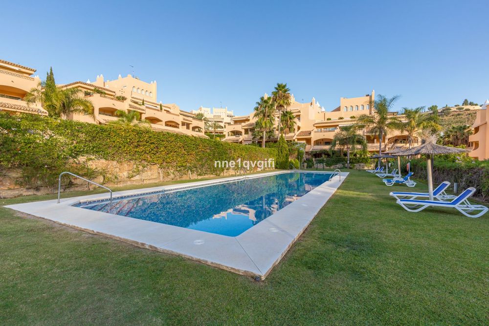 Apartment | Resale in Elviria in Elviria, Costa del Sol - Main property photo