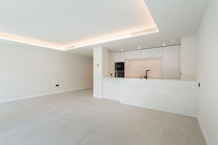 Apartment | Resale in Marbella in Marbella Others, Costa del Sol - Photo 3