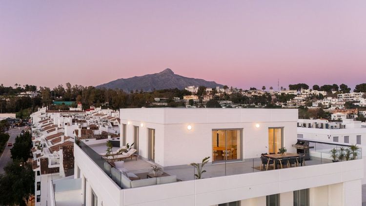 Penthouse | Resale in La Campana - Development photo 1