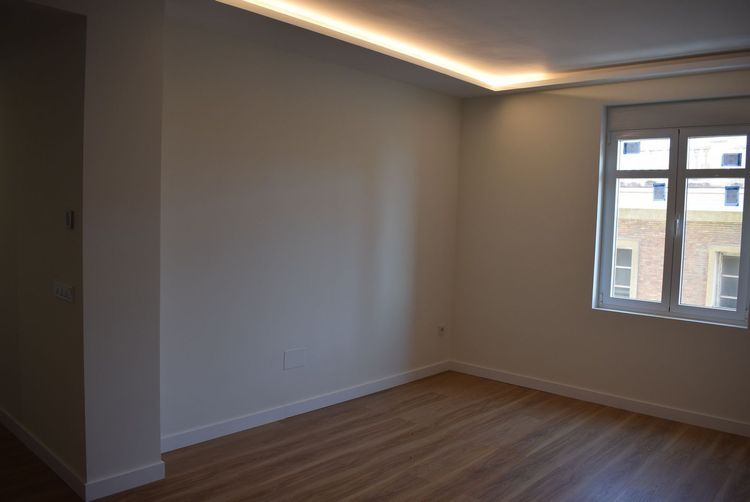 listing card gallery
