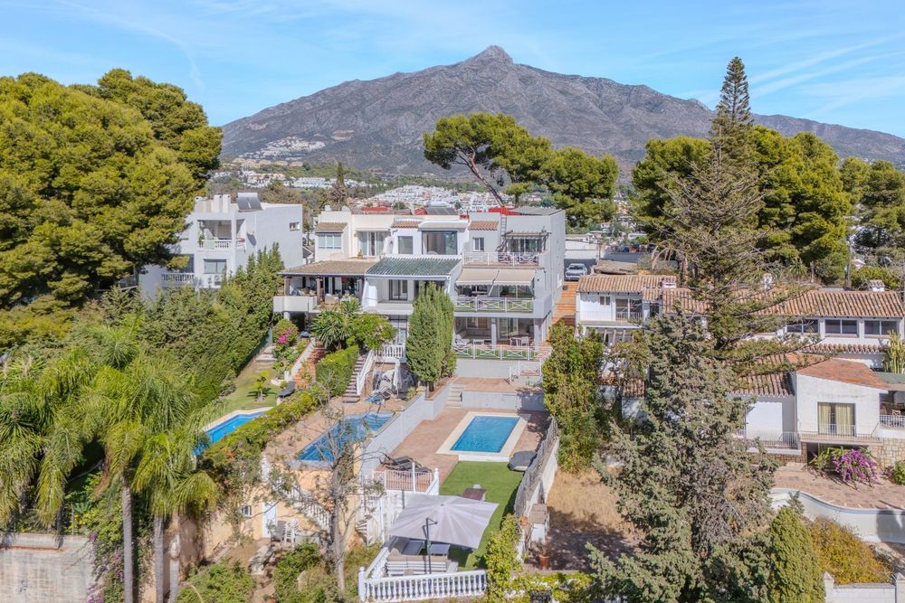 House | Resale in Nueva Andalucía in Nueva Andalucía Others, Costa del Sol - Main property photo