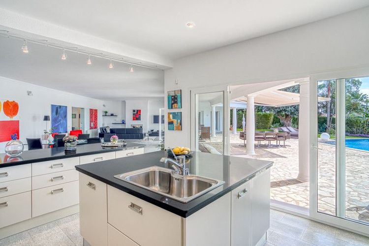 House | Resale in Hacienda Las Chapas in Hacienda Las Chapas, Costa del Sol - Photo 5