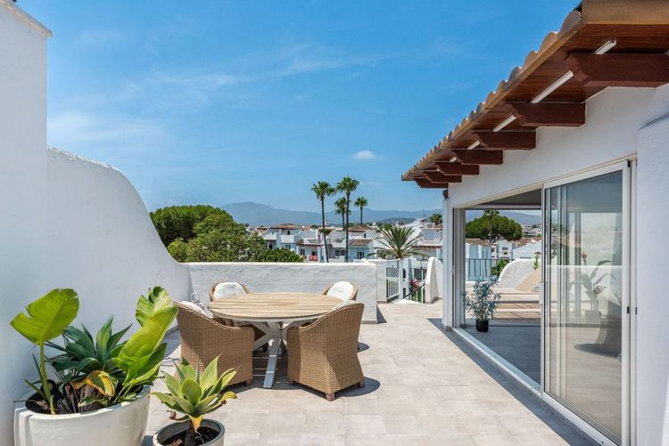 Penthouse | Resale in Estepona in Estepona, Costa del Sol - Photo 3