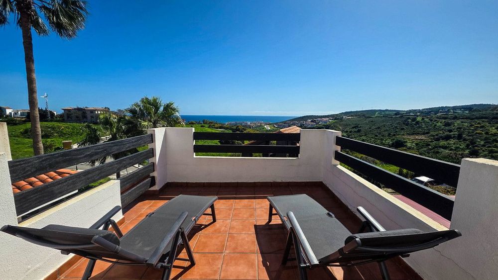 Apartment | Resale in La Duquesa in La Duquesa, Costa del Sol - Main property photo