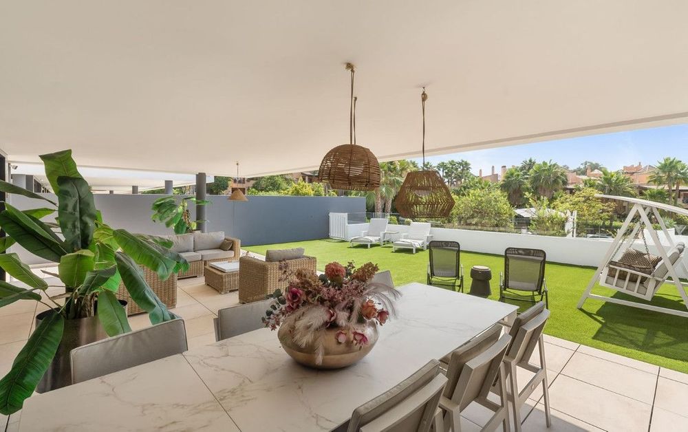Apartment | Resale in Estepona in Estepona, Costa del Sol - Main property photo
