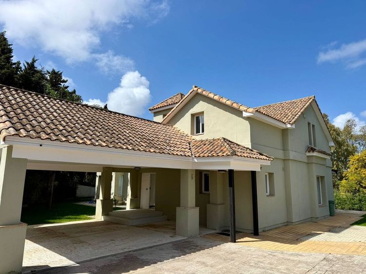 House | Resale in Sotogrande Costa in Sotogrande Costa, Costa del Sol - Photo 2