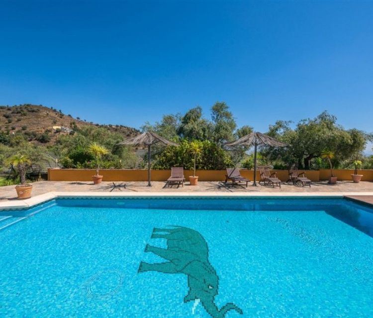 House | Resale in Monda in Monda, Costa del Sol - Photo 2