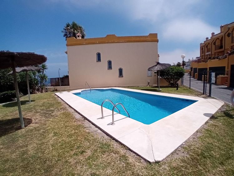 House | Resale in Manilva in Manilva Others, Costa del Sol - Photo 2
