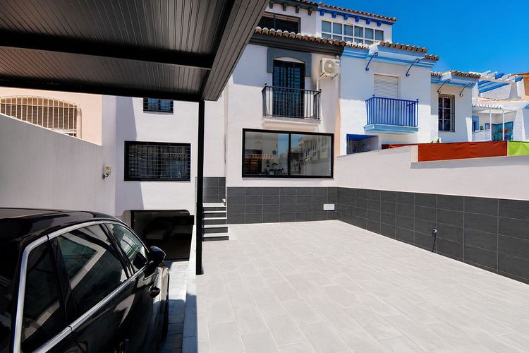 House | Resale in Mijas in Mijas Others, Costa del Sol - Photo 2