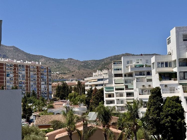 Apartment | Resale in Benalmadena Costa in Benalmadena Costa, Costa del Sol - Photo 5