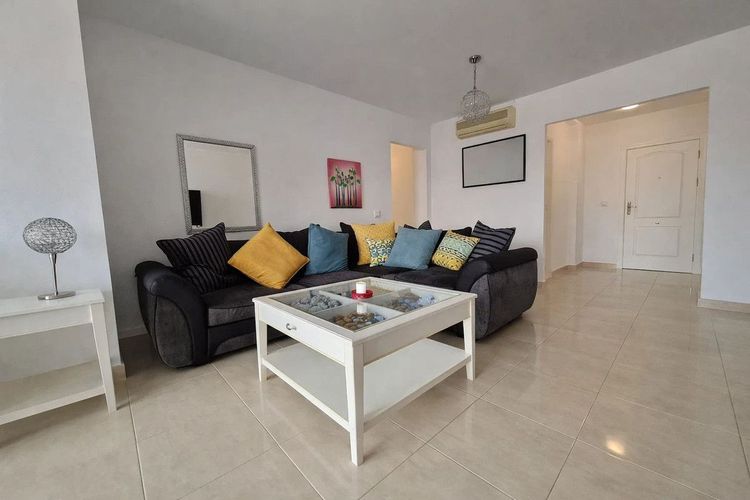 Apartment in La Duquesa in La Duquesa, Manilva, Costa del Sol - Photo 3