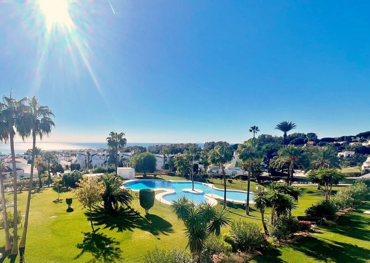 Apartment | Resale in Calahonda - Development photo 1