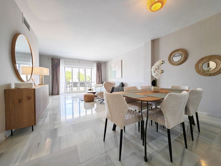 Apartment | Resale in Puerto de Cabopino in Puerto de Cabopino, Costa del Sol - Photo 4