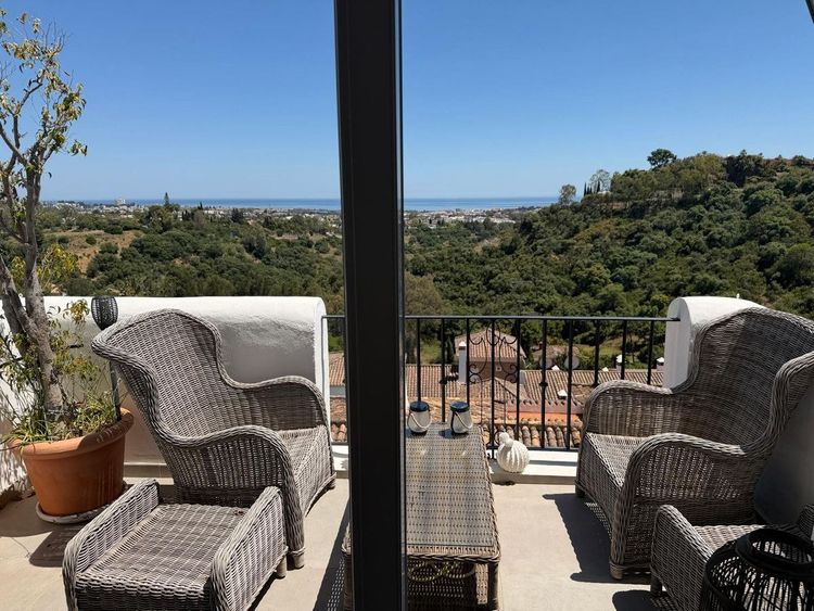 Penthouse | Resale in Benahavís in Benahavís Others, Costa del Sol - Photo 4