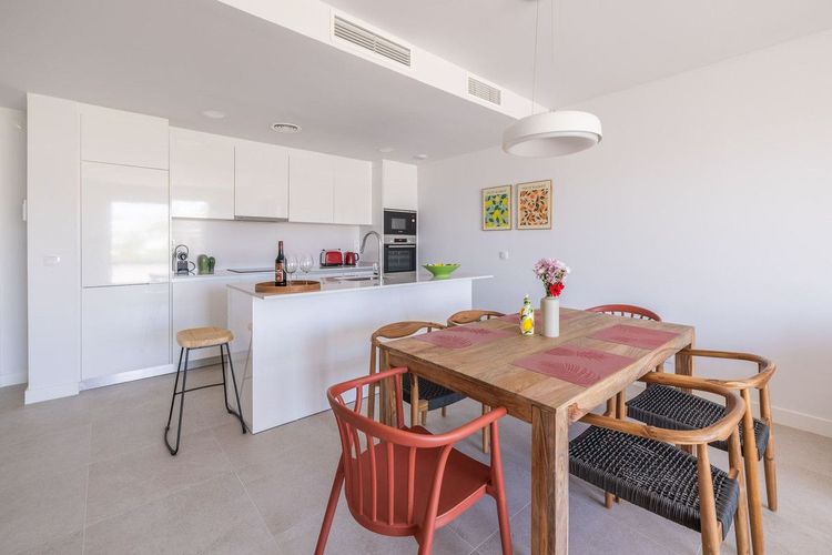 Apartment | Resale in Estepona in Estepona, Costa del Sol - Photo 2