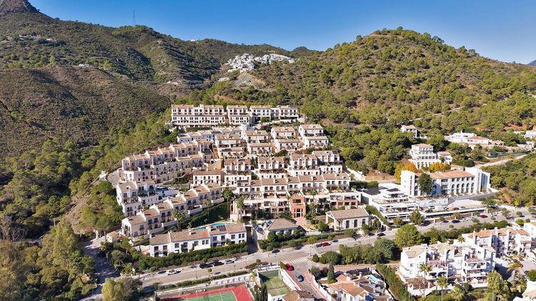 House | Resale in Benahavís - Development photo 1