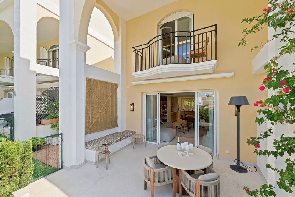 House | Resale in Bahía de Marbella in Bahía de Marbella, Costa del Sol - Main property photo