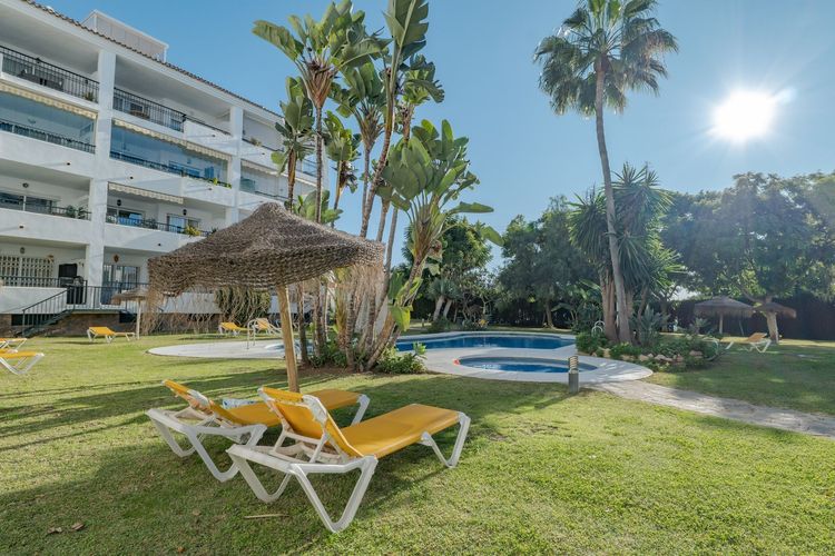 Apartment | Resale in Calahonda in Calahonda, Costa del Sol - Photo 2