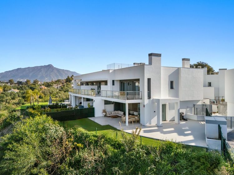 listing card gallery