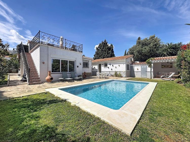 House | Resale in Manilva in Manilva Others, Costa del Sol - Photo 2