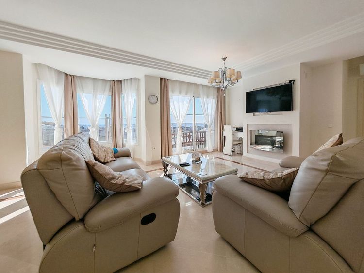 House | Resale in Riviera del Sol in Riviera del Sol, Costa del Sol - Photo 2