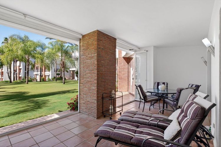 Apartment | Resale in Estepona in Estepona, Costa del Sol - Photo 3