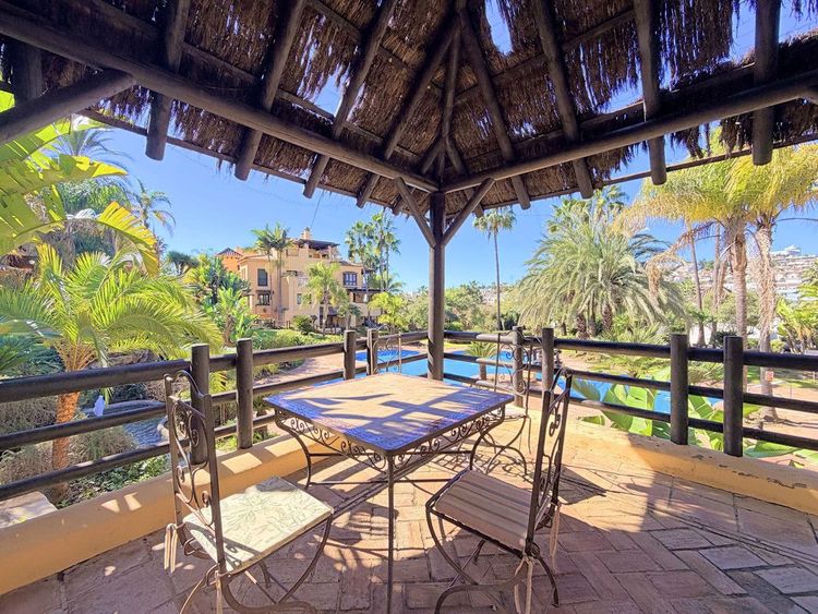 Apartment | Resale in Estepona in Estepona, Costa del Sol - Photo 3